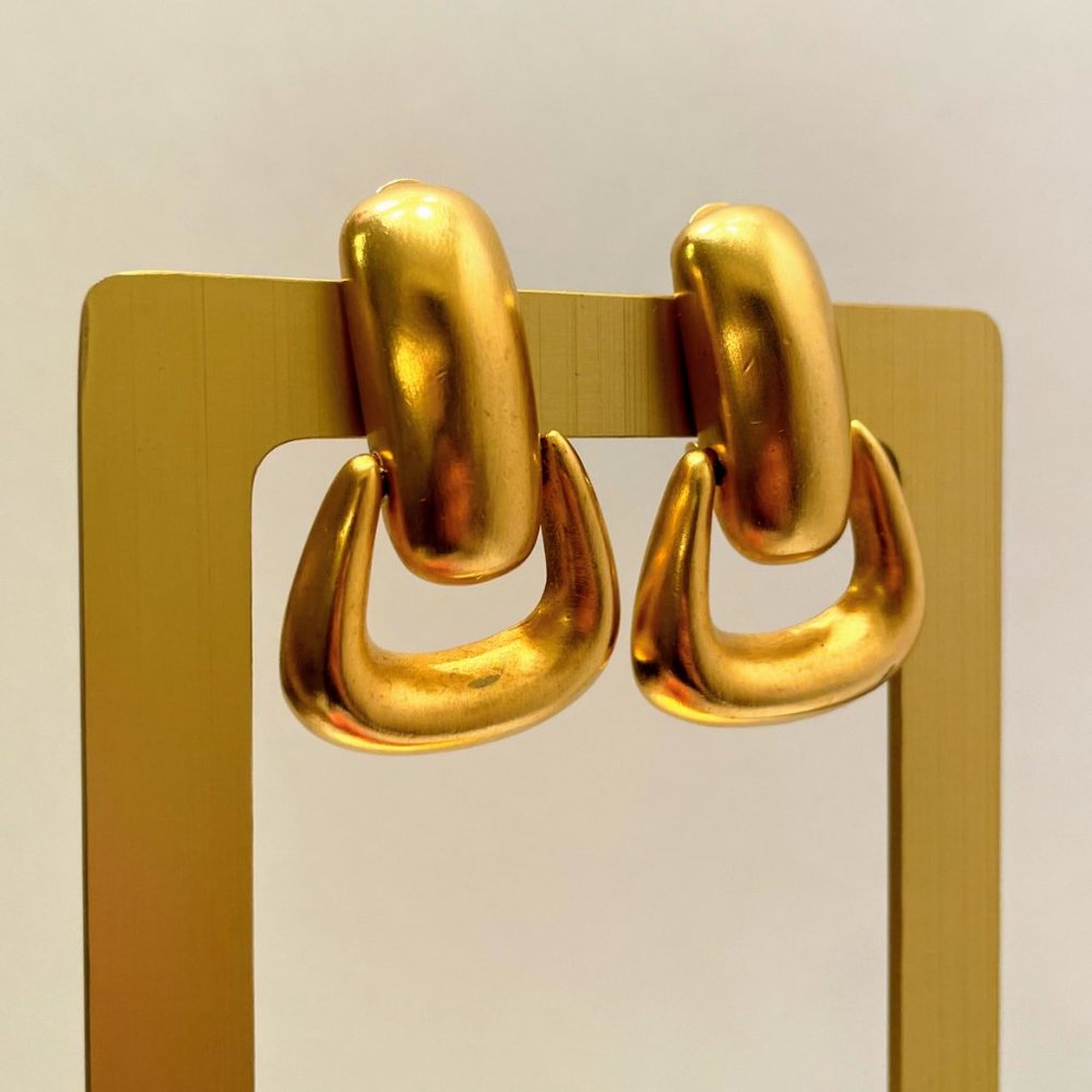 Vintage Clara Studio Inc Brushed Gold Tone Large Door Knocker Clip On Earrings